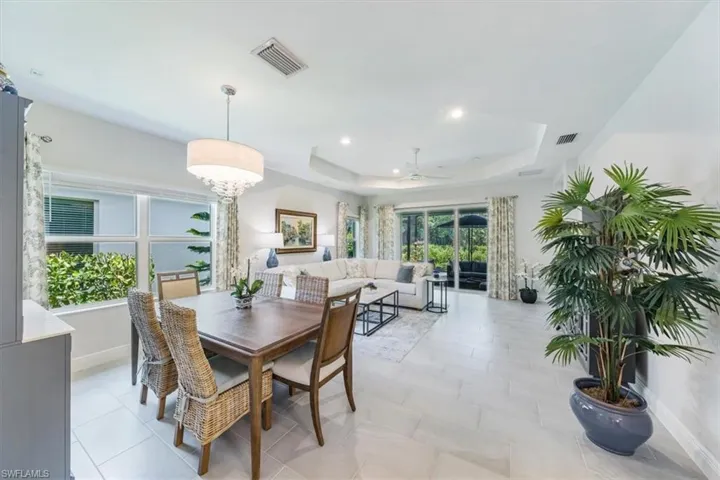 2409  Ariane  DR, Naples, FL 34112