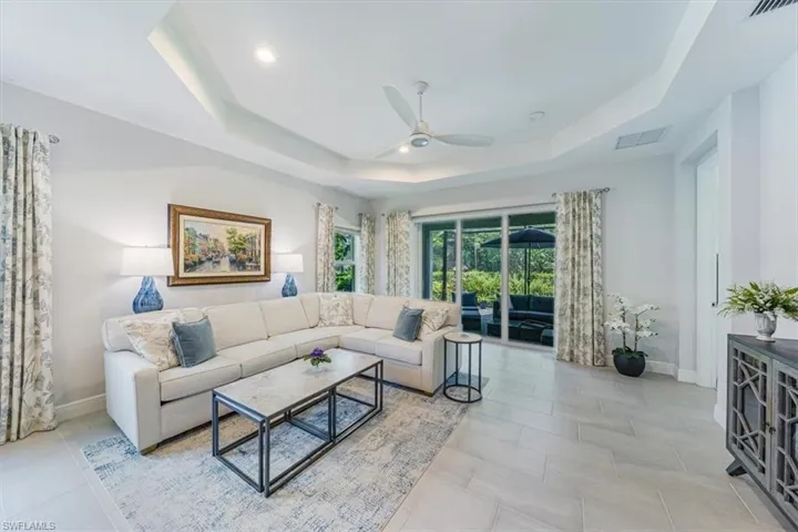 2409  Ariane  DR, Naples, FL 34112
