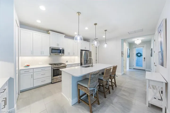 2409  Ariane  DR, Naples, FL 34112