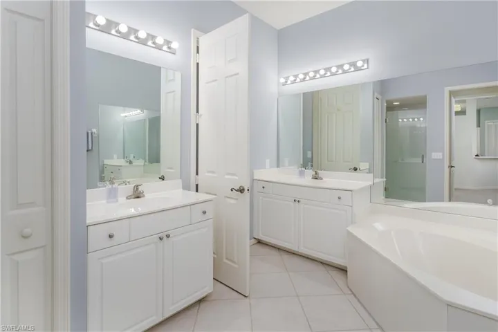 1265 Egrets Lndg # 202, Naples Fl 34108