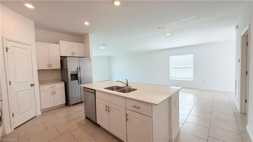 4007 San Clemente Ct, North Fort Myers, Florida 33917