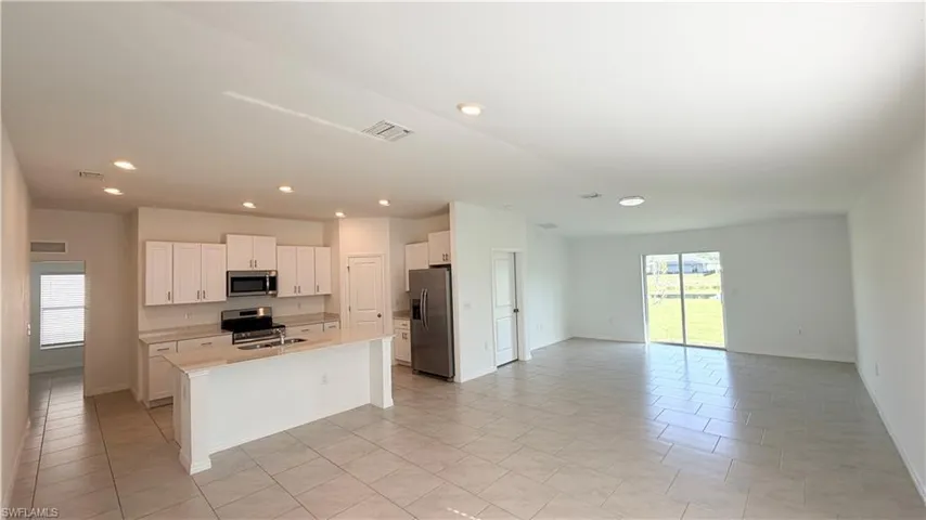 4007 San Clemente Ct, North Fort Myers, Florida 33917