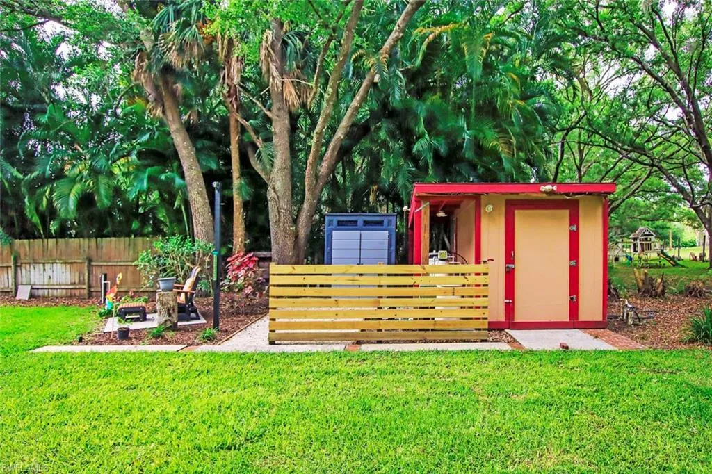 4691 Long Lake DR, Fort Myers, FL 33905,225048214