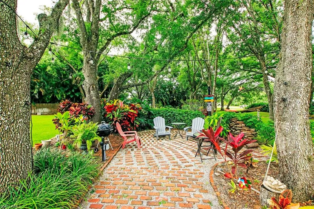 4691 Long Lake DR, Fort Myers, FL 33905,225048214