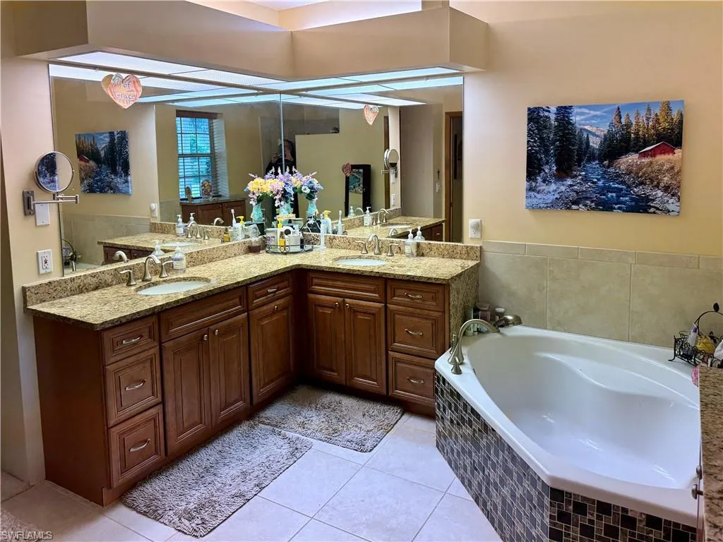 4691 Long Lake DR, Fort Myers, FL 33905,225048214