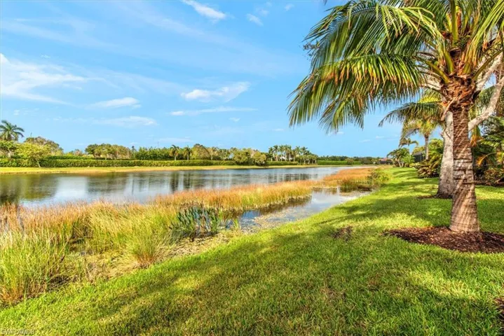 Views of the lake offer not only wonderful privacy but such a relaxing zen mood to end the day