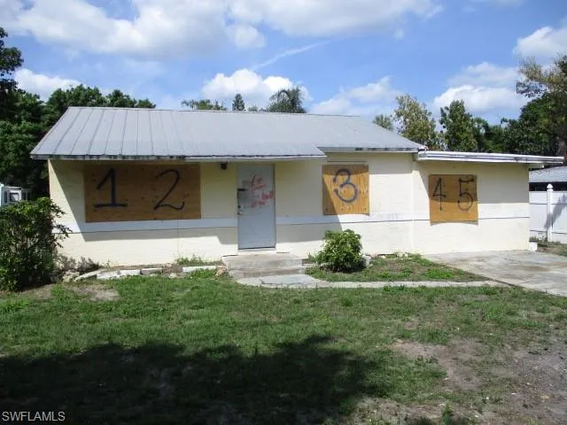 124  Holland  ST, North Fort Myers, FL 33917