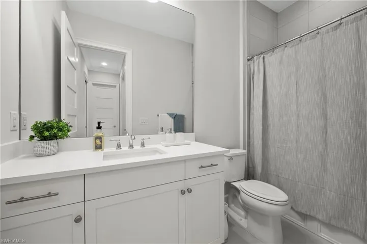 6403  Negril Isle  DR, Naples, FL 34113