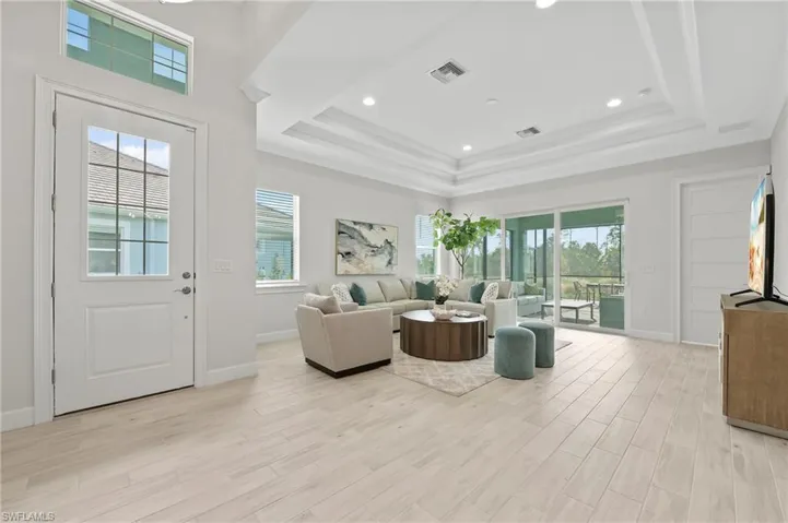 6403  Negril Isle  DR, Naples, FL 34113