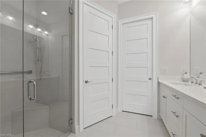 6403  Negril Isle  DR, Naples, FL 34113