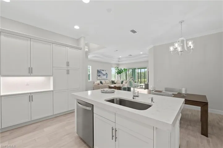 6403  Negril Isle  DR, Naples, FL 34113