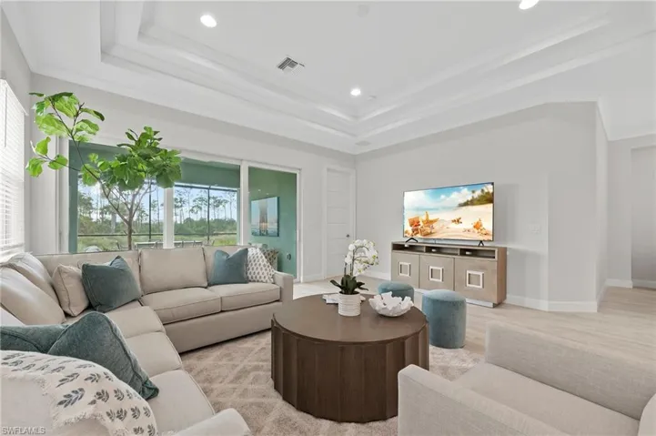 6403  Negril Isle  DR, Naples, FL 34113