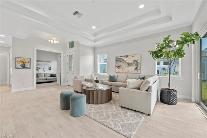 6403  Negril Isle  DR, Naples, FL 34113