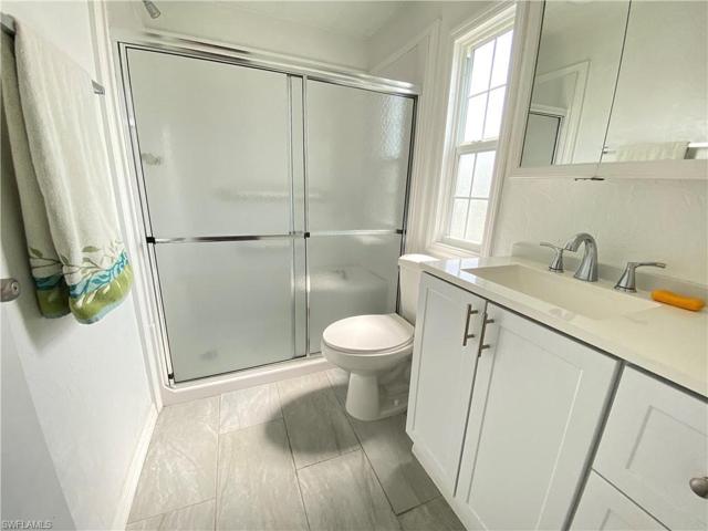 Bathroom w/Shower