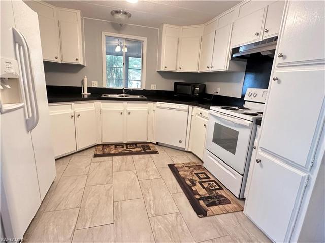 Spacious Kitchen