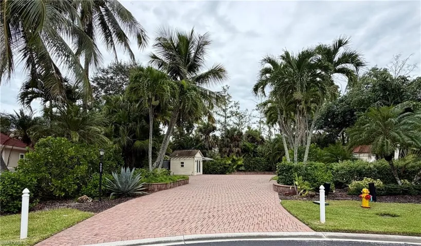 5007 Coach Ln, Naples, Florida 34114