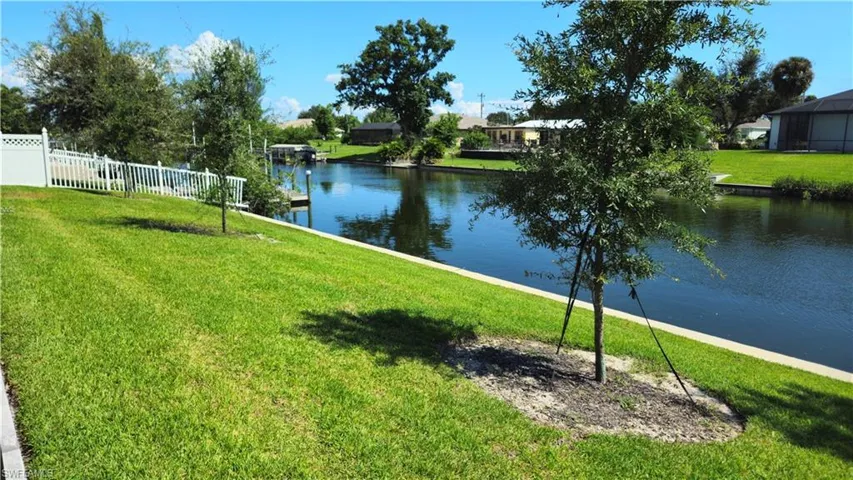 136 Kamal Pkwy, Cape Coral, Florida 33904