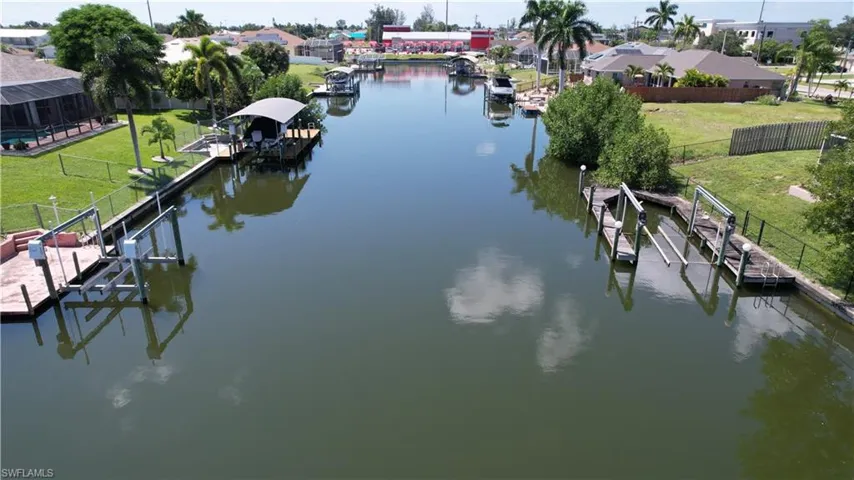 136 Kamal Pkwy, Cape Coral, Florida 33904
