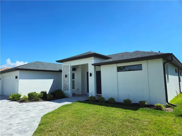 136 Kamal Pkwy, Cape Coral, Florida 33904