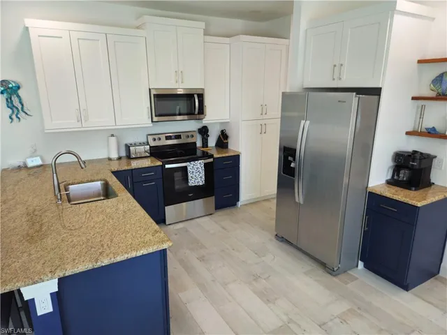136 Kamal Pkwy, Cape Coral, Florida 33904