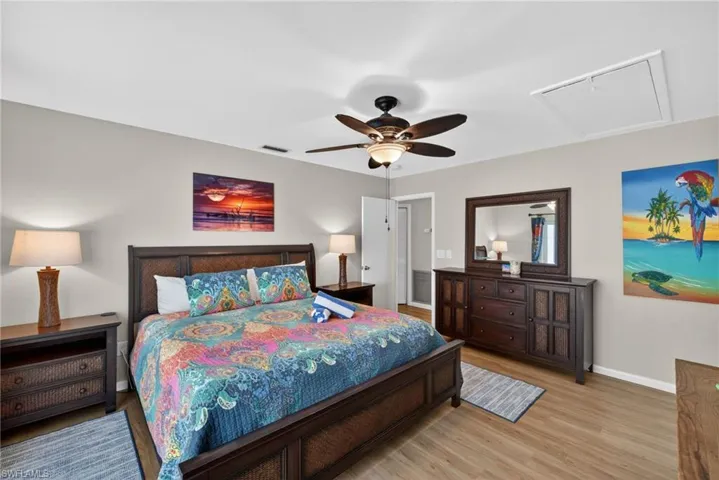 Master bedroom with KING SIZE BED!