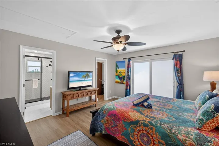Master bedroom with KING SIZE BED!