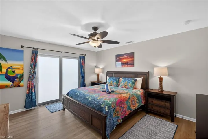 Master bedroom with KING SIZE BED!