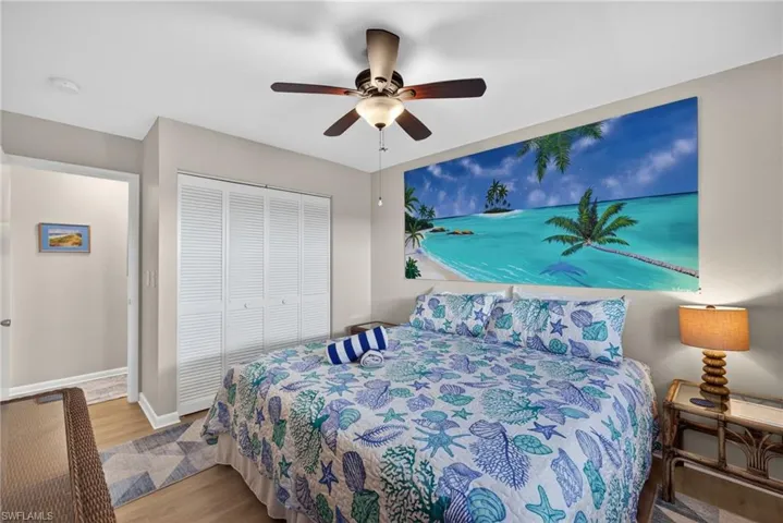 Guest bedroom 2 with KING SIZE BED!