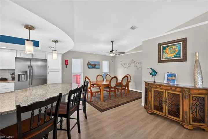 Great gathering spaces for mealtime!