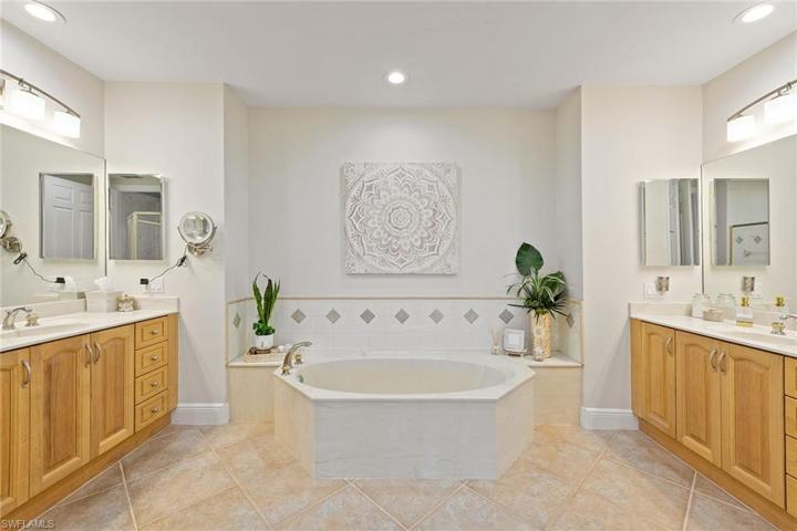 3725  Montreux  LN, Naples, FL 34114