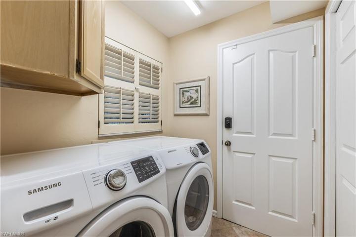 Laundry room w/storage