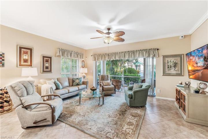 Family Room to lanai