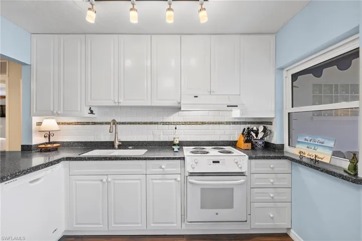 416 Tudor Dr # 1, Cape Coral Fl 33904