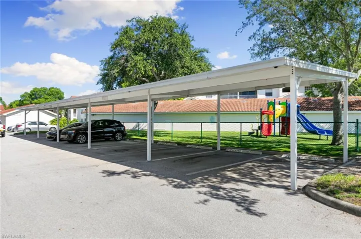 Covered lanai deeded parking