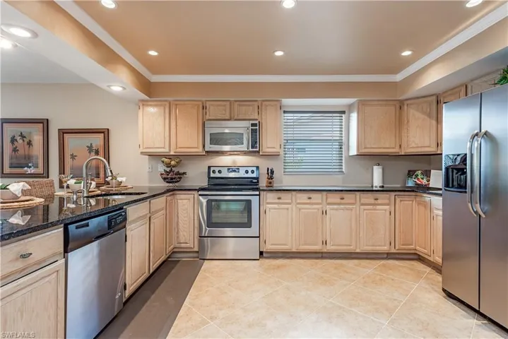 580  103rd N AVE, Naples, FL 34108