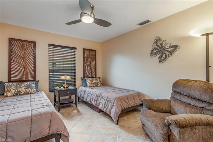 580  103rd N AVE, Naples, FL 34108