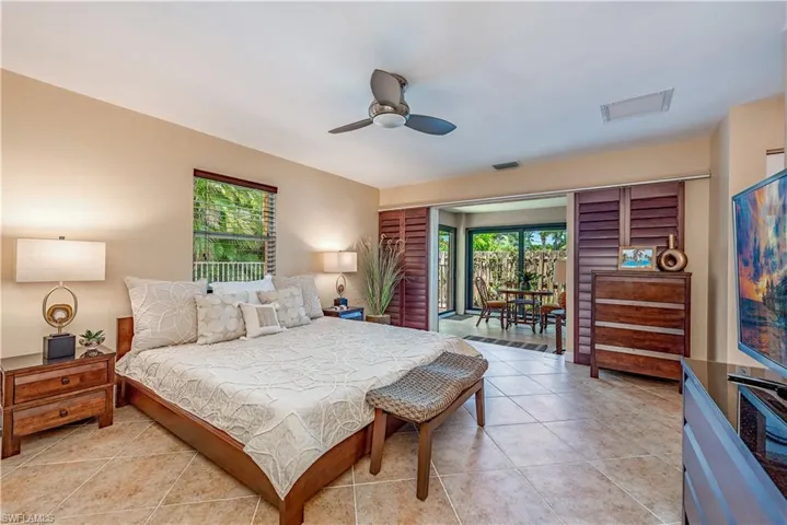 580  103rd N AVE, Naples, FL 34108
