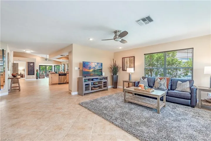 580  103rd N AVE, Naples, FL 34108