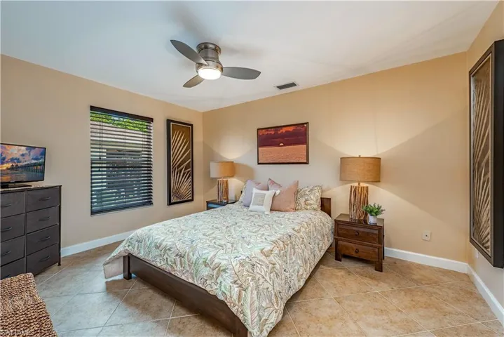 580  103rd N AVE, Naples, FL 34108