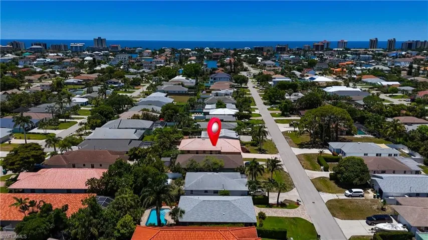 580  103rd N AVE, Naples, FL 34108