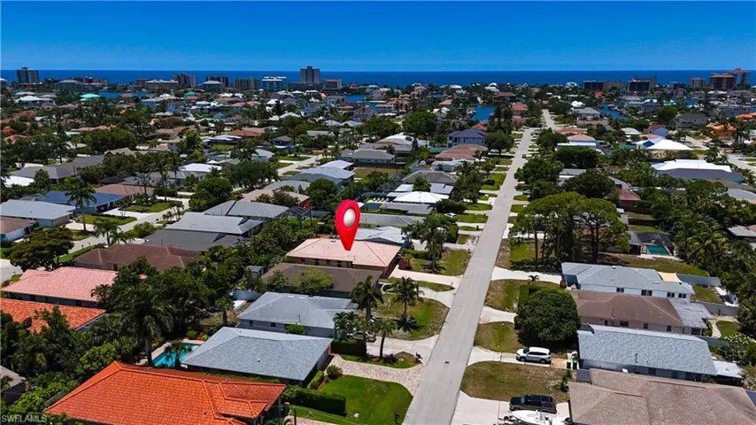 580  103rd N AVE, Naples, FL 34108