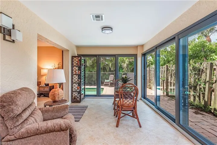 580  103rd N AVE, Naples, FL 34108