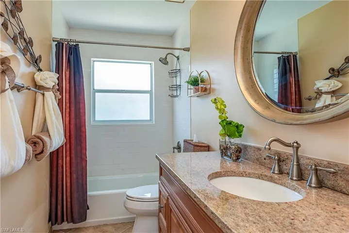 580  103rd N AVE, Naples, FL 34108