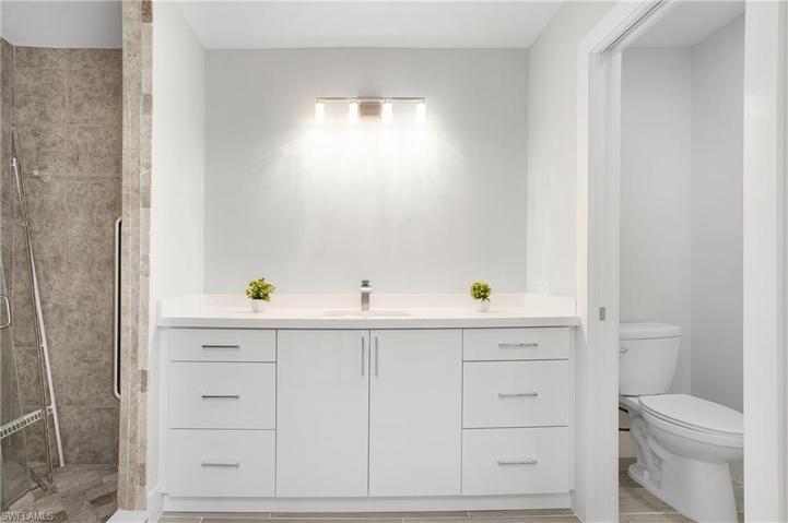 Maste Bathroom