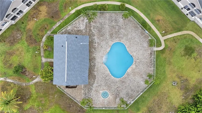 20 Cosmopolitan Dr 4, Lehigh Acres, Florida 33936