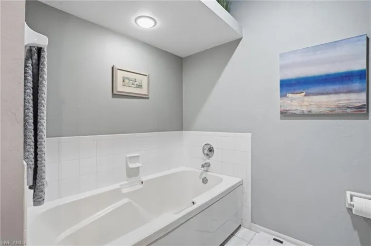 20 Cosmopolitan Dr 4, Lehigh Acres, Florida 33936
