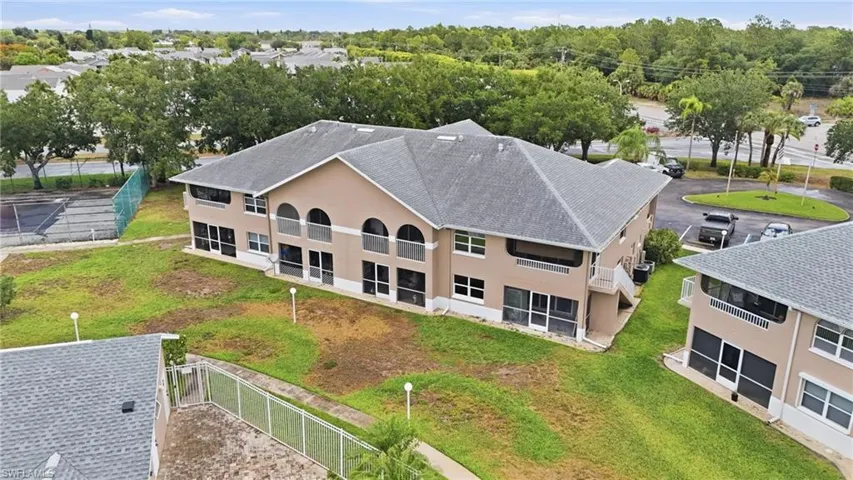20 Cosmopolitan Dr 4, Lehigh Acres, Florida 33936