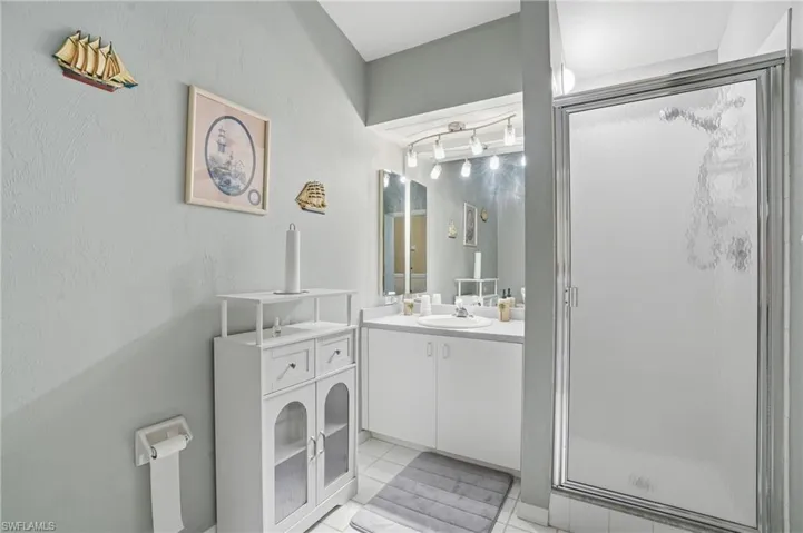 20 Cosmopolitan Dr 4, Lehigh Acres, Florida 33936