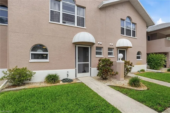 20 Cosmopolitan Dr 4, Lehigh Acres, Florida 33936