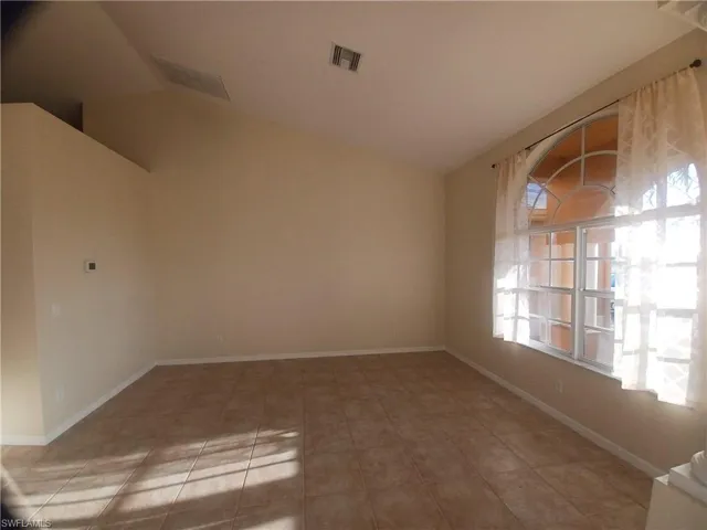 2117 Nw 14th Ter, Cape Coral, Florida 33993